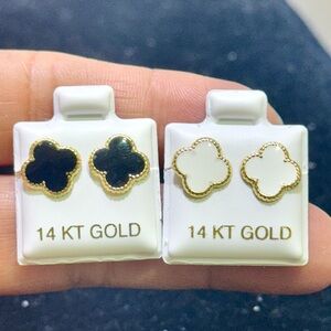 Solid Yellow Gold 14k Clover Earring 
Available in 2 Colors